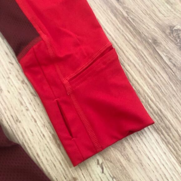 PATAGONIA Womens RED COLORBLOCK 1/2 ZIP LIGHTWEIGHT PULLOVER - Picture 6 of 10